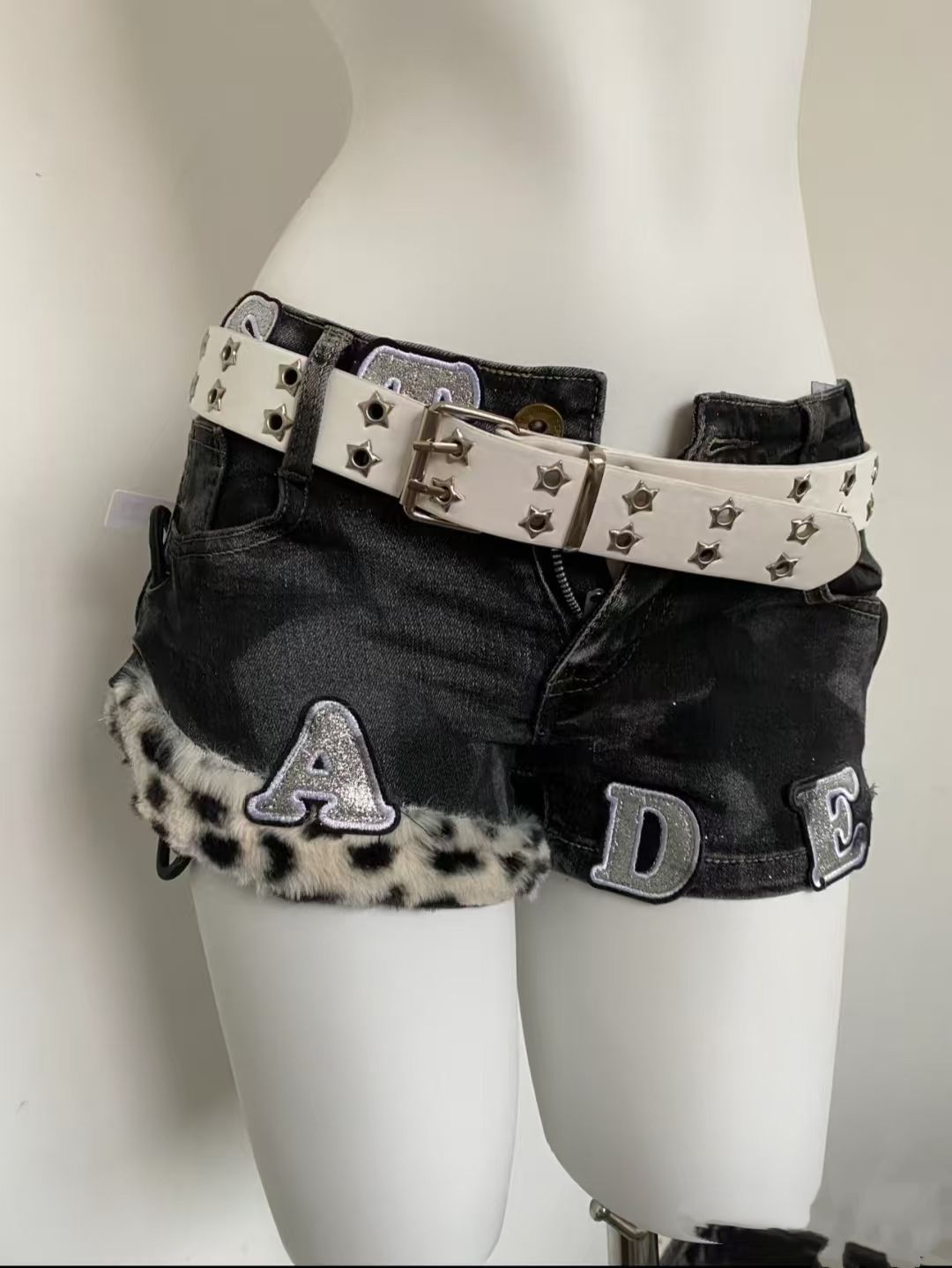 Y2k Embroidered Patch Denim Sh - огляд і ціна Street Fashion Jeans
